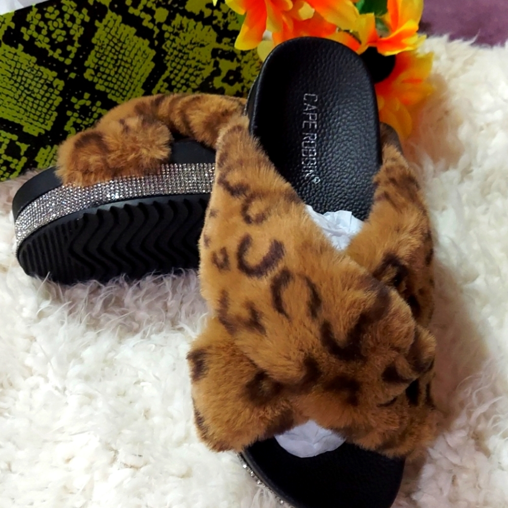Women's slides